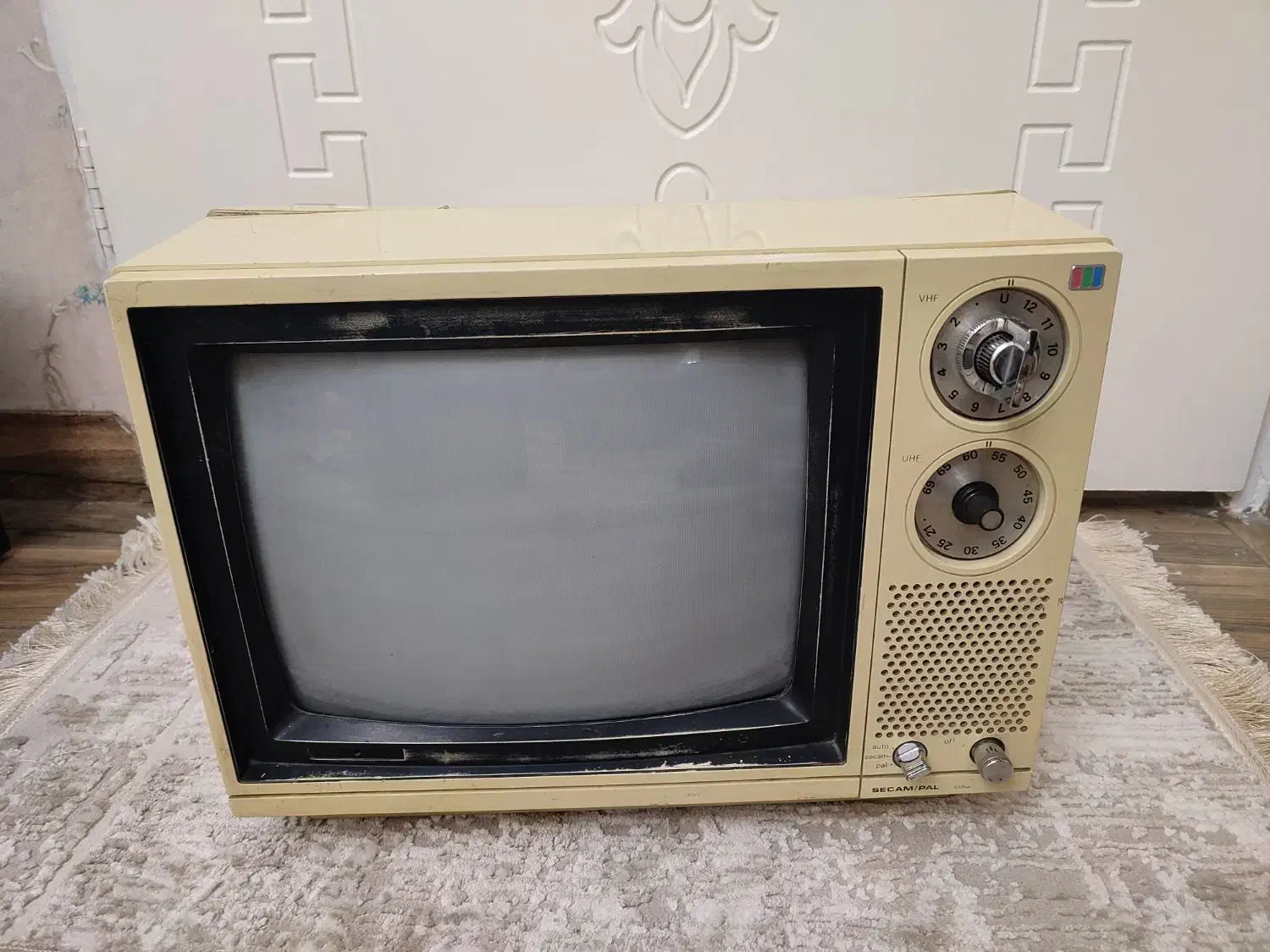 تلوزیون قدیمی مناسب دکوراتیو|تلویزیون و پروژکتور|تهران, بریانک|دیوار