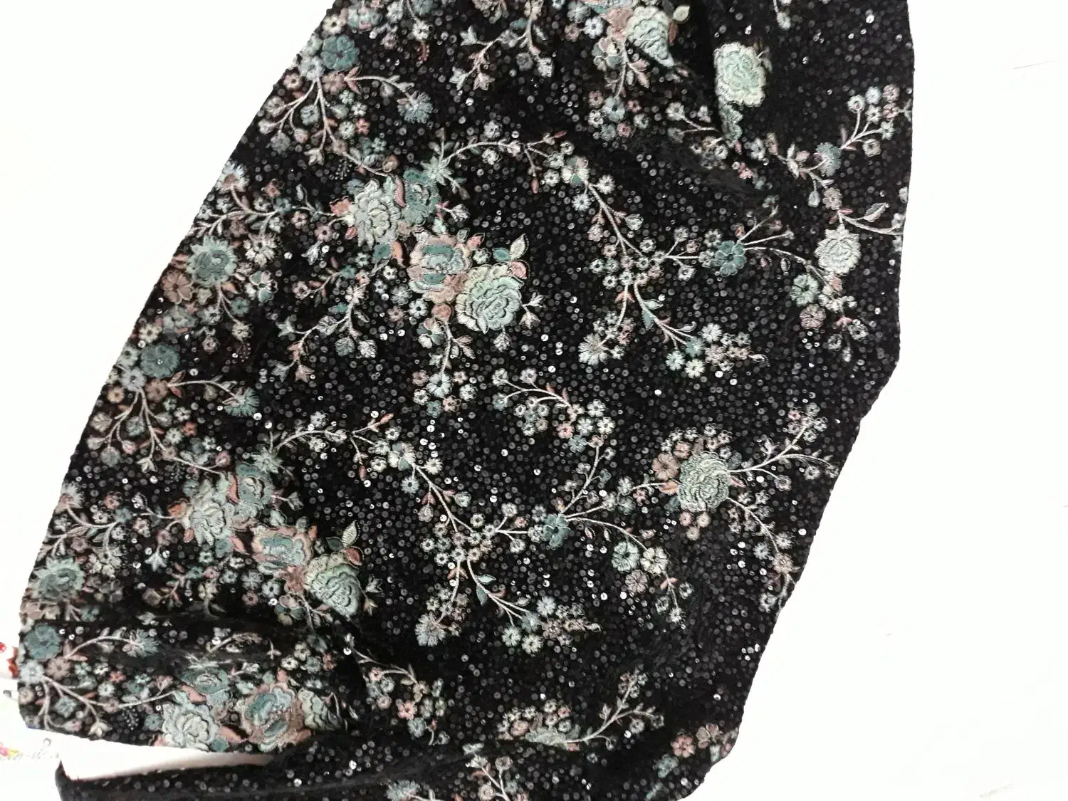 کت مجلسی یلدایی|لباس|تهران, والفجر (افسریه)|دیوار