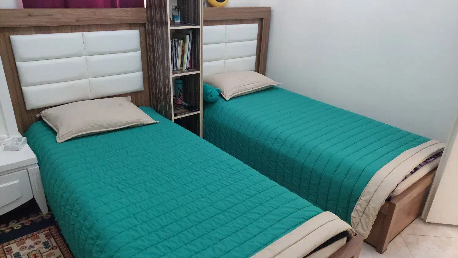 دوعدد تخت یک نفره همراه با روتختی ۳ تیکه وتشک|تخت و سرویس خواب|هشتگرد, تهران دشت|دیوار