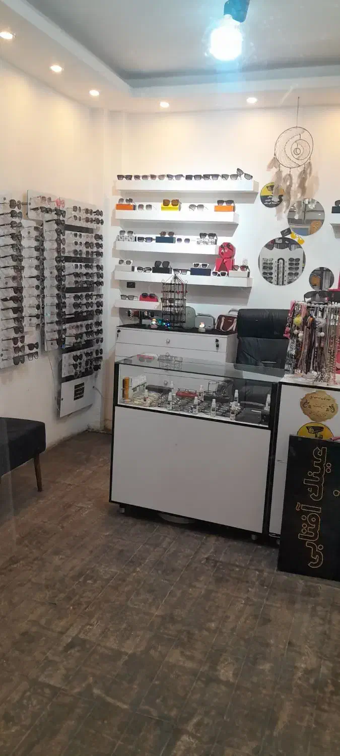 اجاره مغازه ۲۰متری،شیکوتمیزکنارمترو ونزدیک خ کاوه.|اجارهٔ مغازه و غرفه|اصفهان, شمس آباد|دیوار