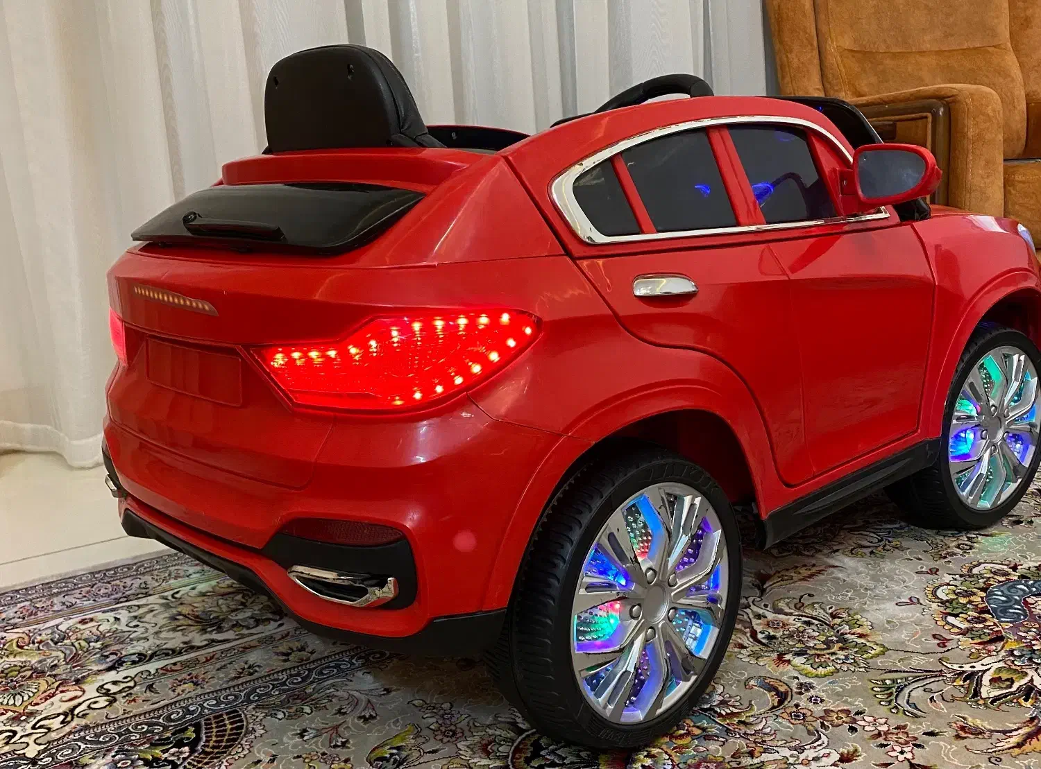 ماشین شارژی|اسباب‌بازی بچه|تربت‌حیدریه, شهرک ولیعصر|دیوار