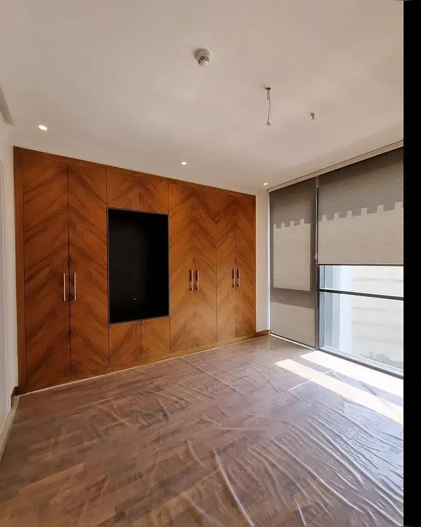 215 متر نیاوران/ ویو سراسری / کلید نخورده