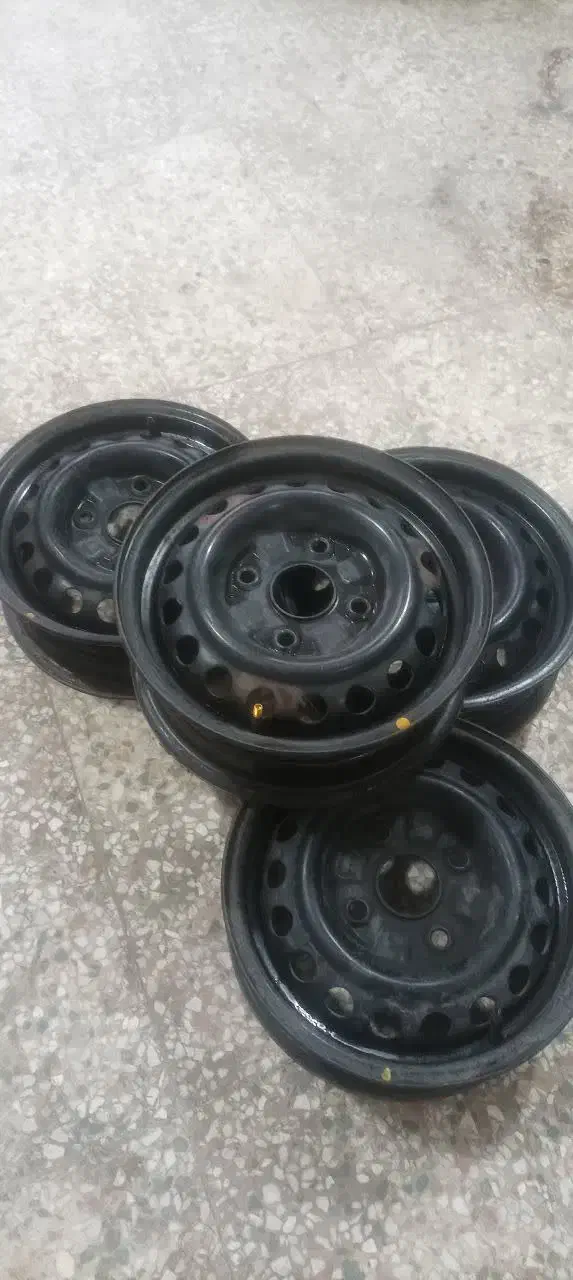 4عدد رینگ پراید بدون جوش و تاپ با قیمت مناسب|قطعات یدکی و لوازم جانبی|رشت, شهرک شهید رجایی|دیوار