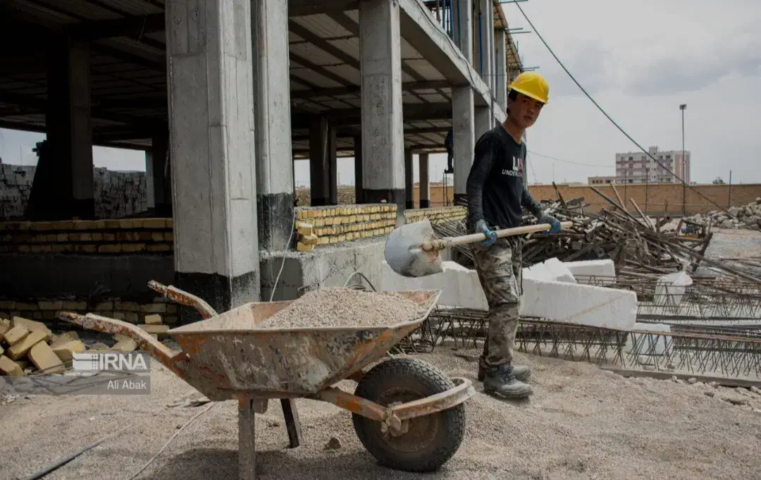 کارگر ساده برای ساختمان و حمل مصالح|استخدام معماری، عمران و ساختمانی|اسلام‌شهر, شهرک واوان|دیوار