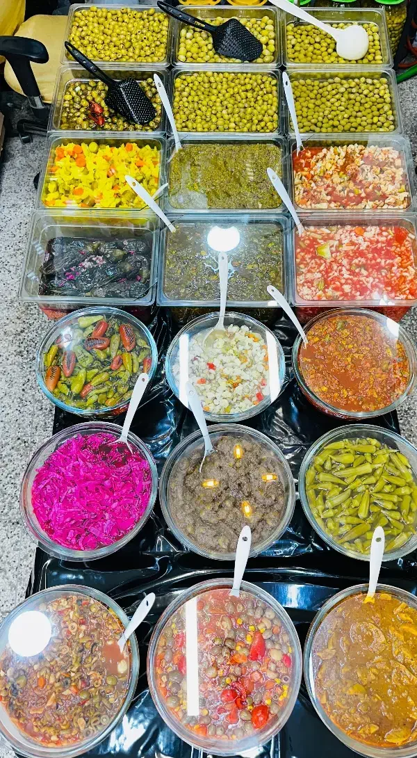 دنیای ترشیجات و زیتون درنیشابور|خوردنی و آشامیدنی|نیشابور, محله میدان باغات|دیوار