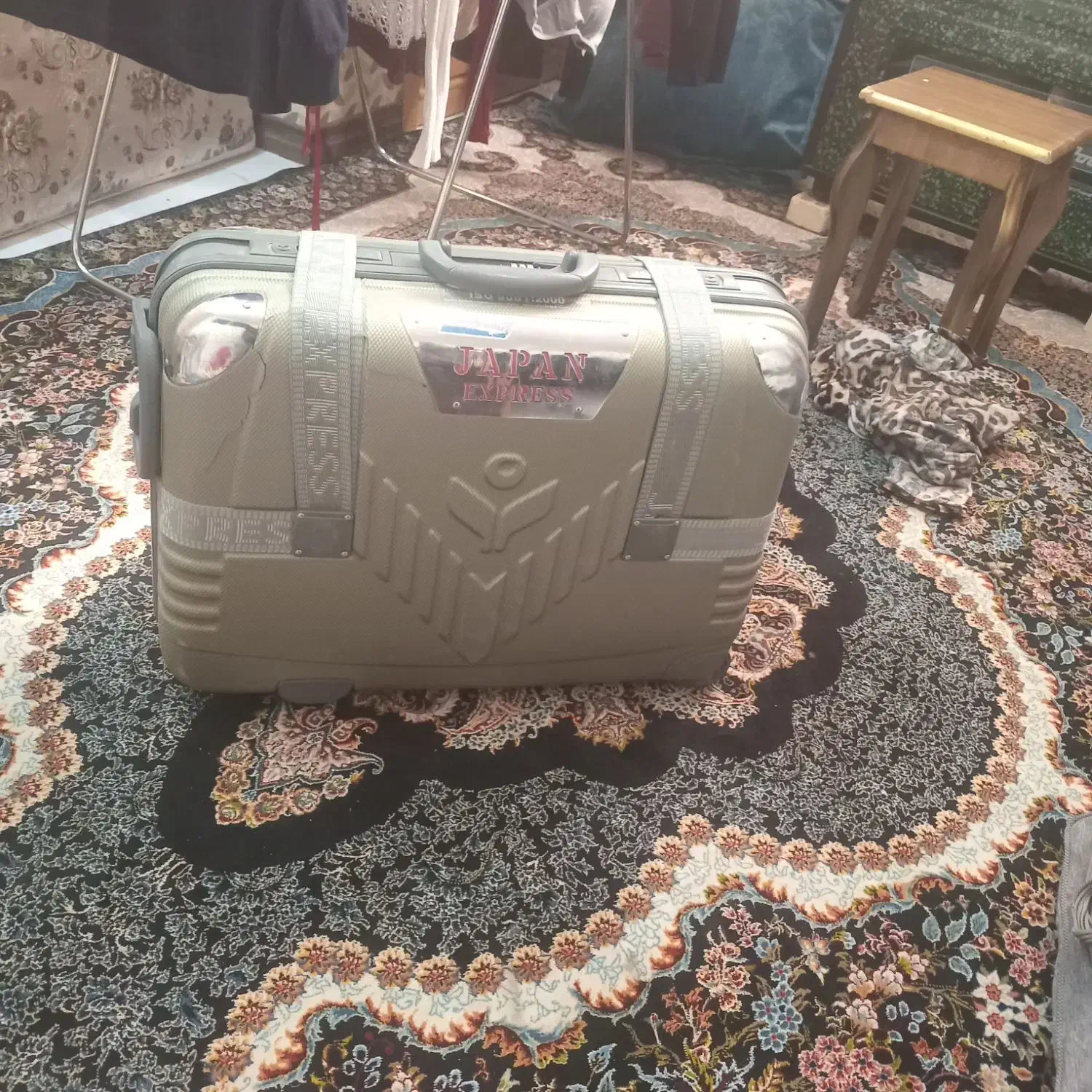 چمدان کیف مسافرتی کوچک و بزرگ|کیف، کفش، کمربند|اصفهان, رکن الدوله غربی|دیوار