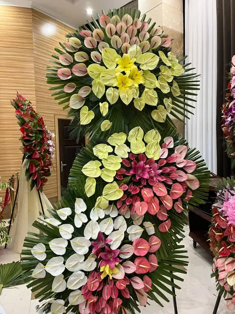 فروش تخصصی تاج گل نمایشگاهی افتتاحیه بهترین قیمت|گل و گیاه طبیعی|تهران, بازار|دیوار