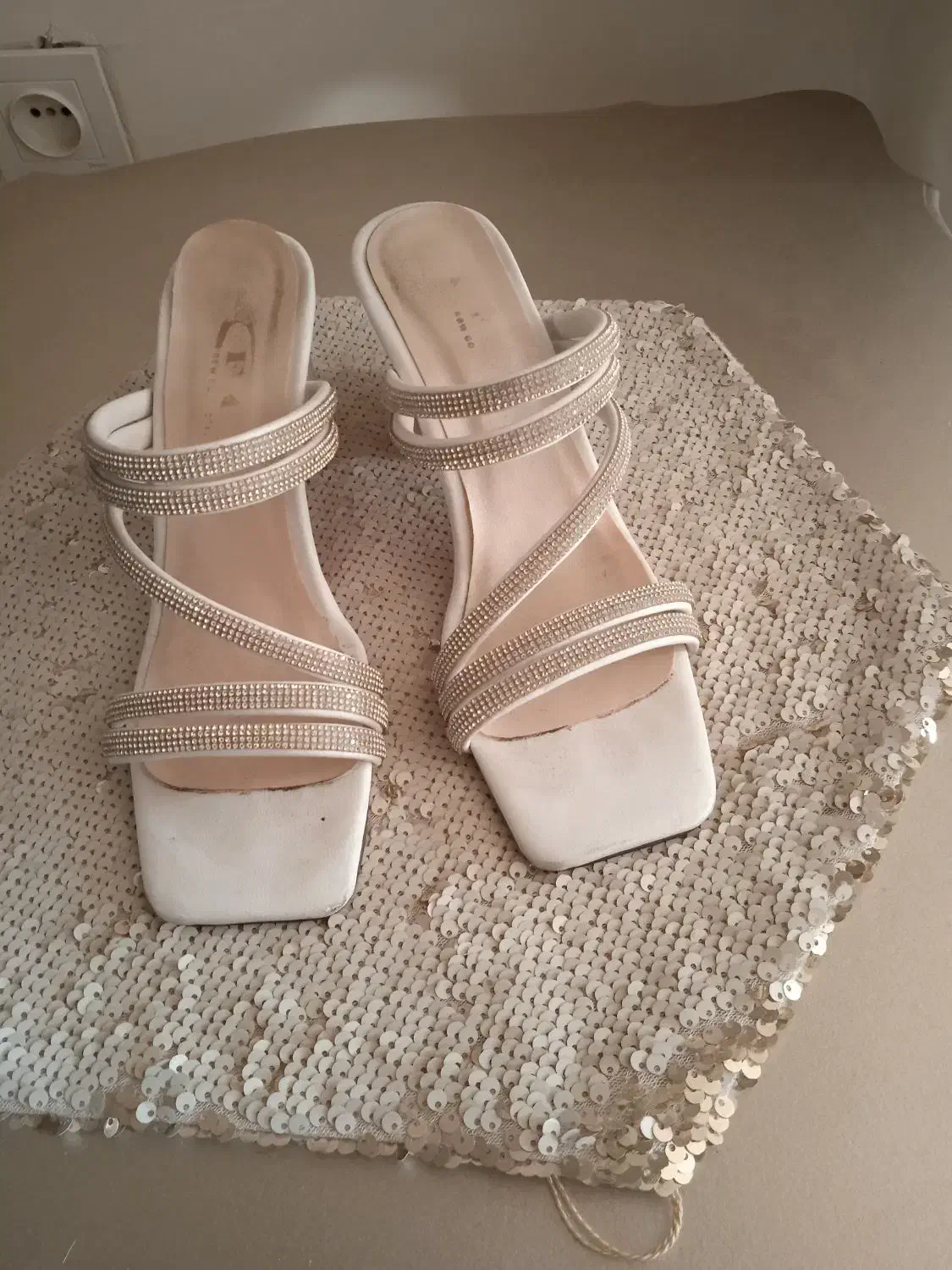 صندل مجلسی سفید|کیف، کفش، کمربند|کرج, مهرویلا شمالی|دیوار