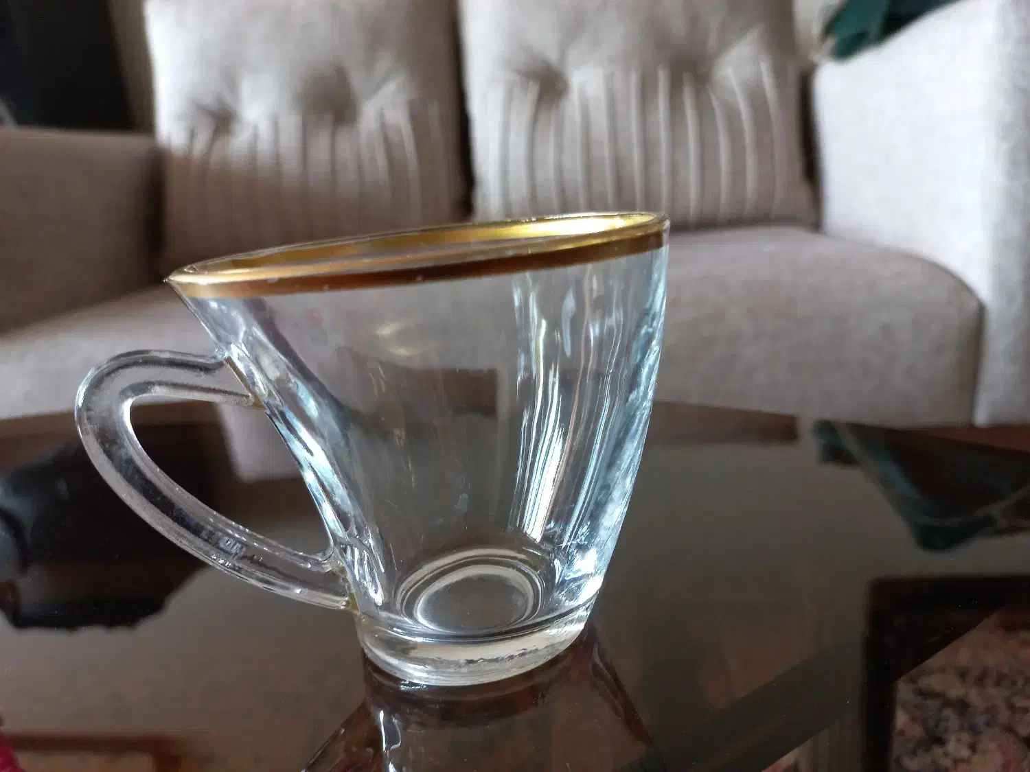 دو دست استکان  لب طلایی|ظروف سرو و پذیرایی|رودهن, |دیوار