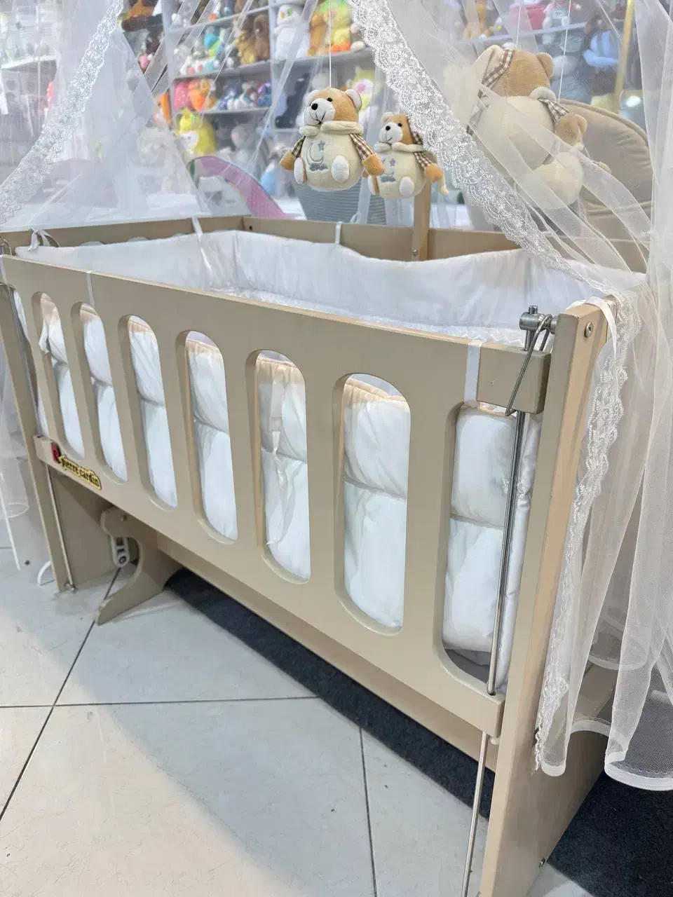 تخت و گهواره کنار مادر. نو و استفاده نشده|اسباب و اثاث بچه|شیراز, معالیآباد|دیوار