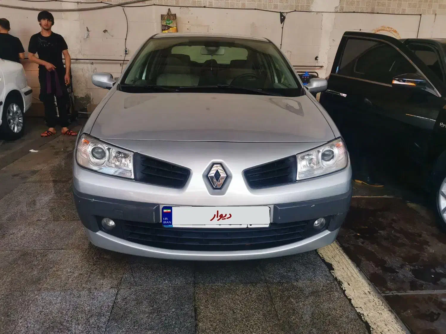 مگان ۲۰۰۰ مدل ۹۰ اوتومات|خودرو سواری و وانت|تهران, ونک|دیوار