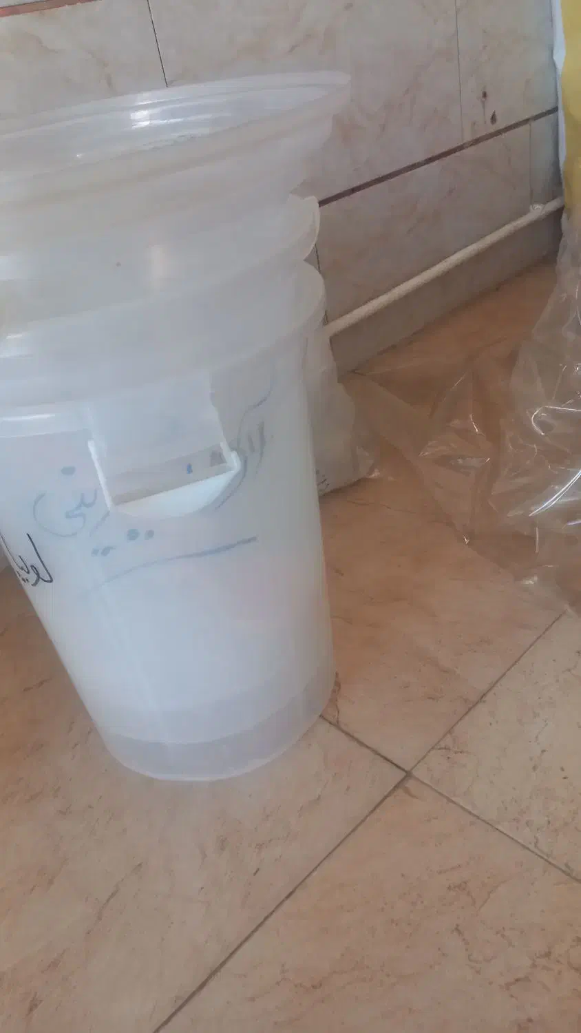 سطل شفاف|ظروف نگهدارنده، پلاستیکی، یکبارمصرف|بردسیر, |دیوار