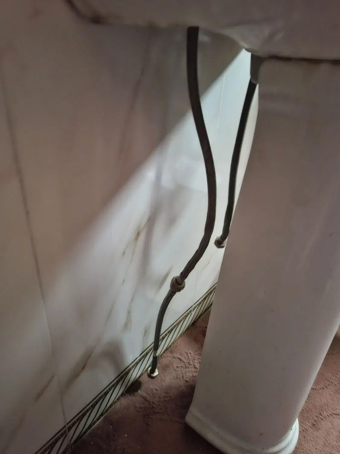 روشویی با شیرآلات سالم|لوازم سرویس بهداشتی|کرمانشاه, |دیوار