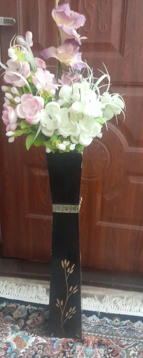 گلدون چوبی زیبا|گل مصنوعی|کاشان, میدانگاه آقا|دیوار