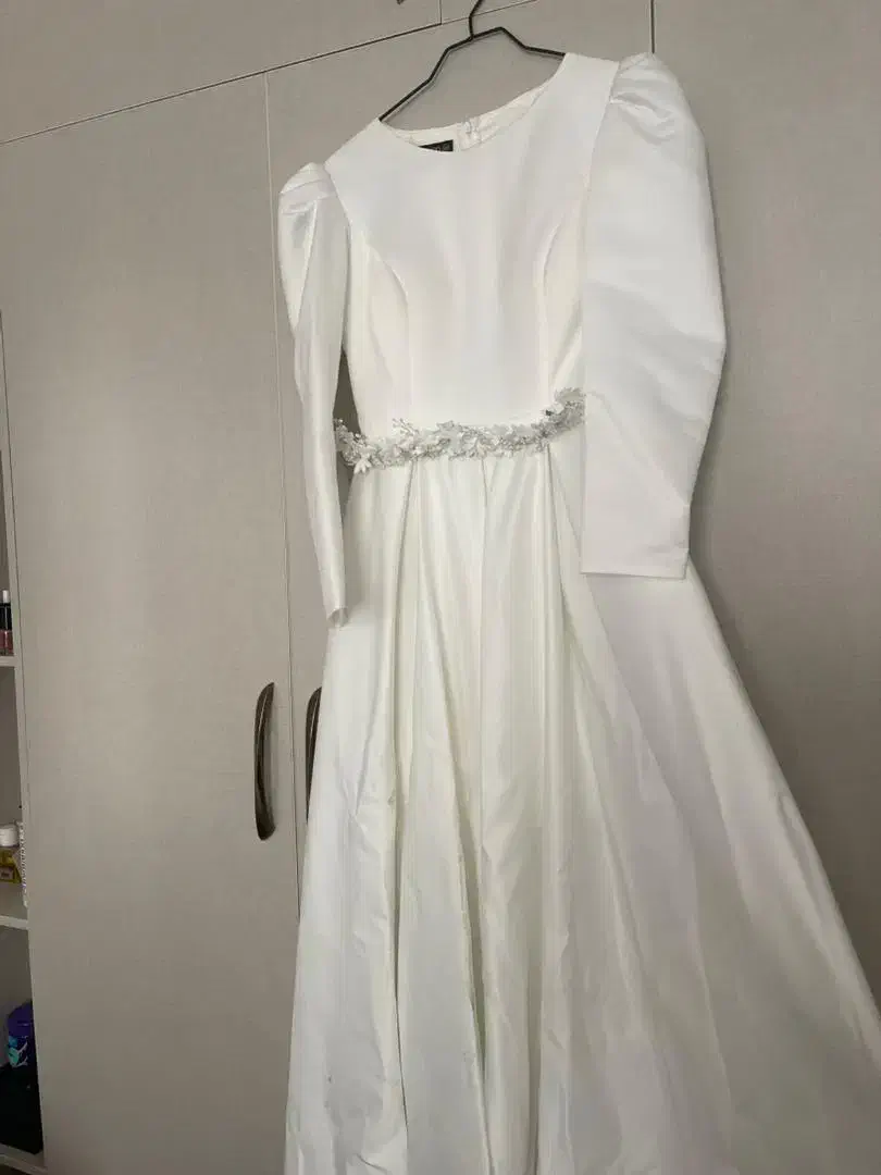 لباس عقد|لباس|ارومیه, |دیوار