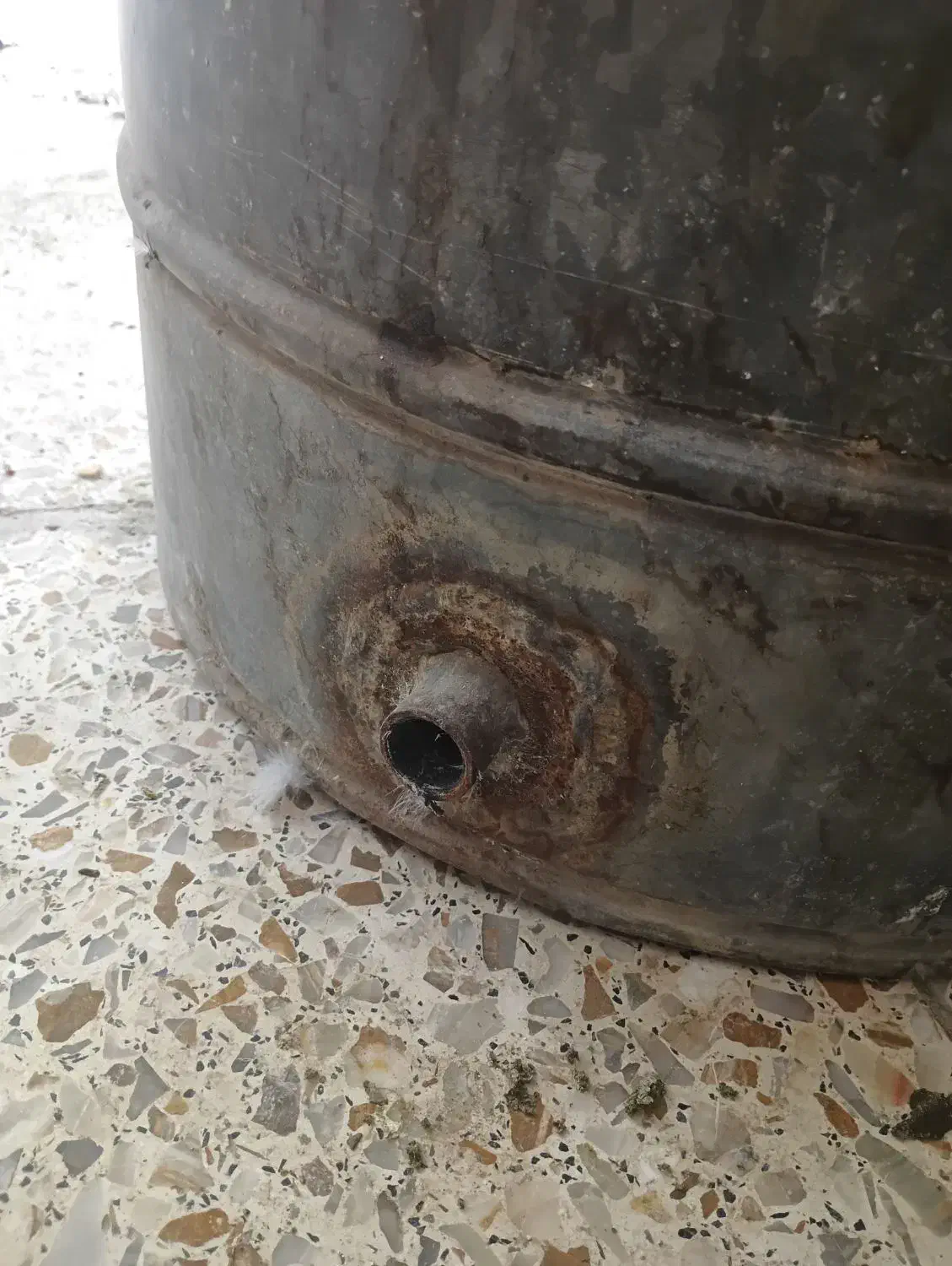 بشکه آب فلزی|مصالح و تجهیزات ساختمان|قم, حنیف نژاد|دیوار