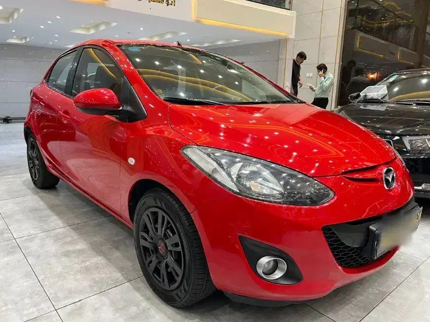 مزدا ۲ اتومات قرمز ۹۰ سالم و کم‌کارکرد|خودرو سواری و وانت|تبریز, |دیوار