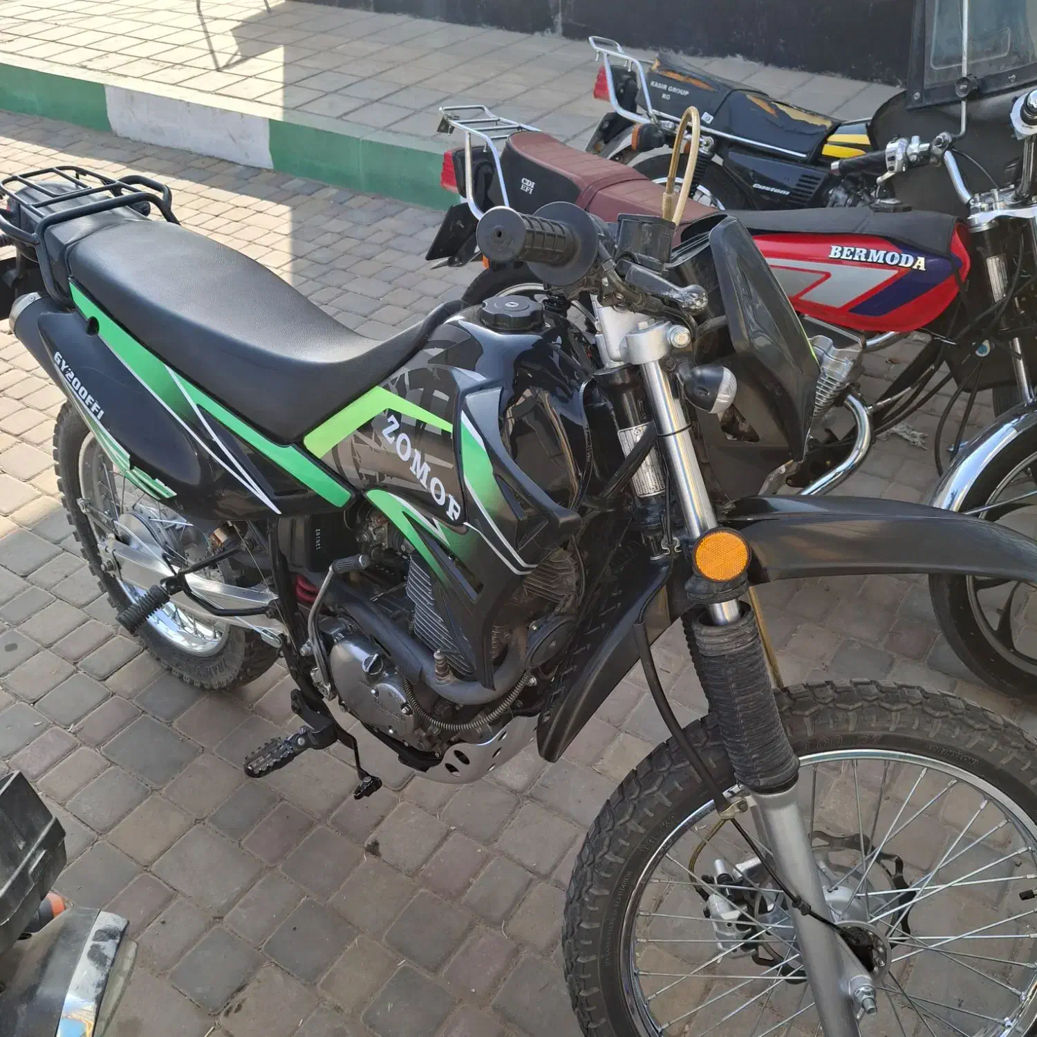 تریل زمرد طرح روان 1402|موتورسیکلت|کاشان, فین کوچک|دیوار