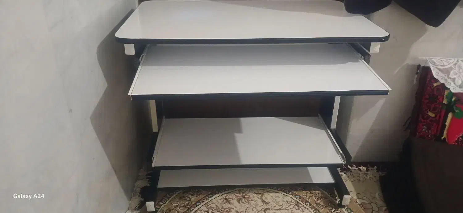 میز کامپیوتر|میز تحریر و کامپیوتر|فولادشهر, باغشاد|دیوار