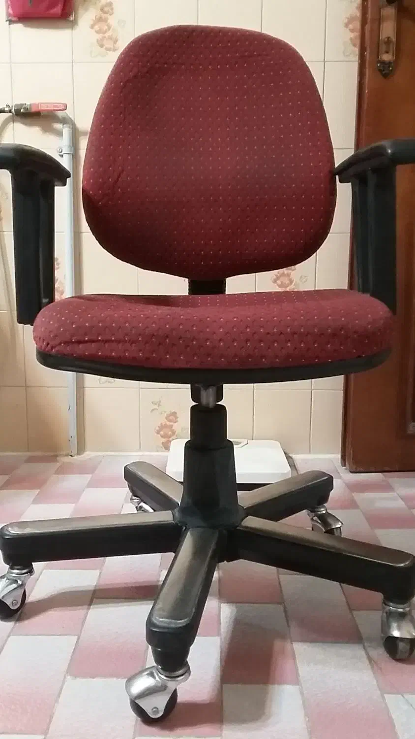 صندلی رایانه صنعت|صندلی و نیمکت|بروجرد, |دیوار