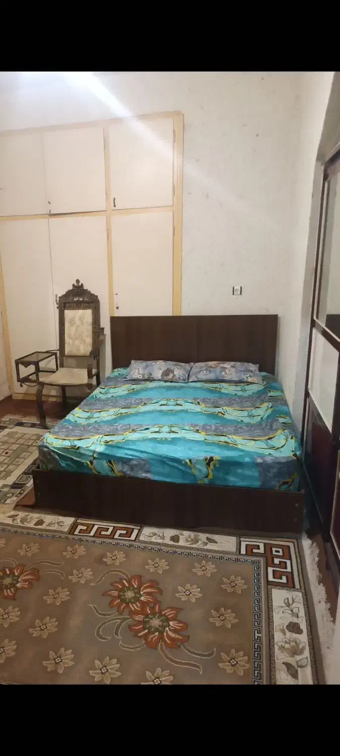 تخت دونفره سالم و تمیز|تخت و سرویس خواب|گرگان, |دیوار