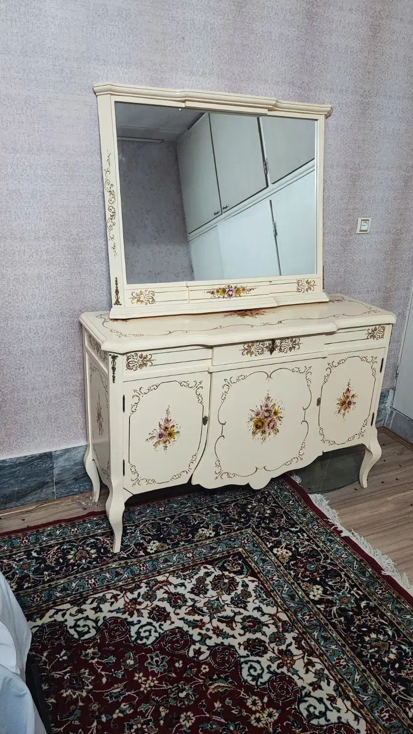 کنسول و آینه و شمعدان|بوفه، ویترین، کنسول|قم, بکایی|دیوار