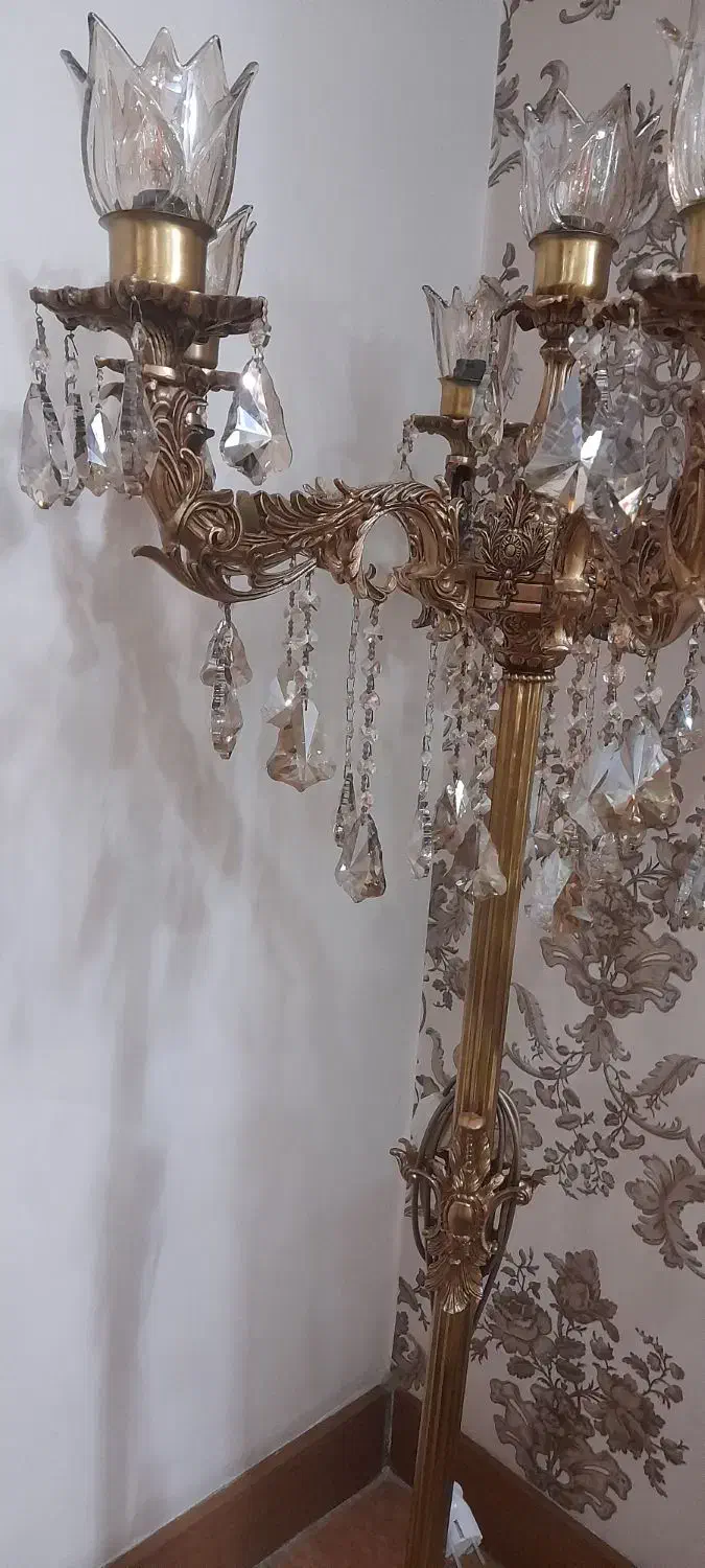 کنار سالنی تمام برنج|چراغ خواب و آباژور|پیشوا, |دیوار