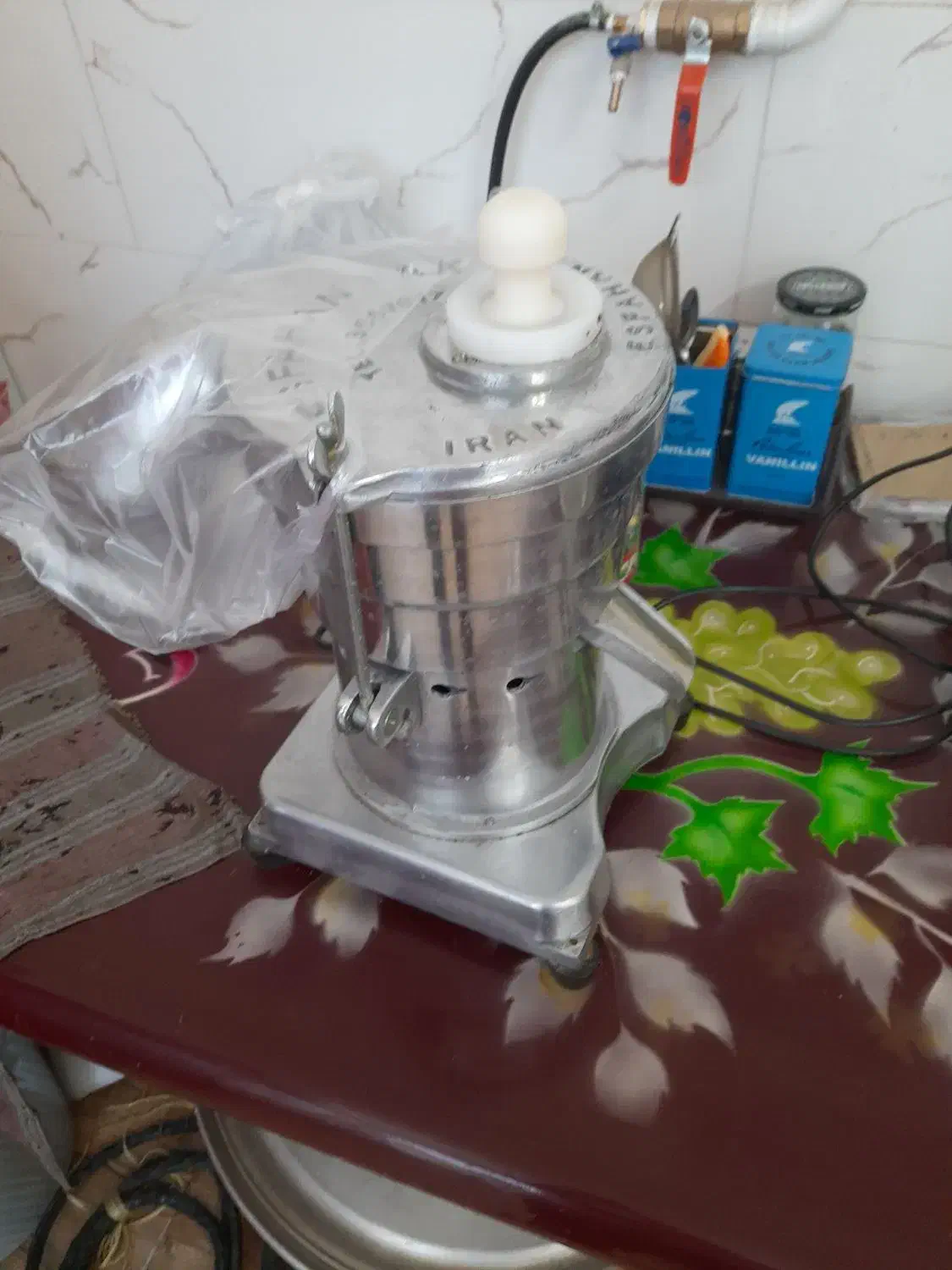 آبمیوه‌گیری|آبمیوه‌گیر و آب‌مرکبات‌گیر|اردکان, |دیوار