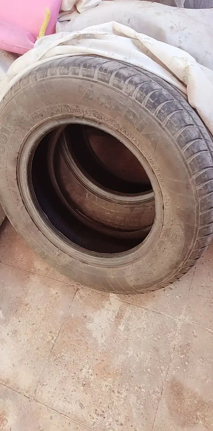 دو حلقه لاستیک|قطعات یدکی و لوازم جانبی|رباط‌کریم, شهرک والفجر|دیوار