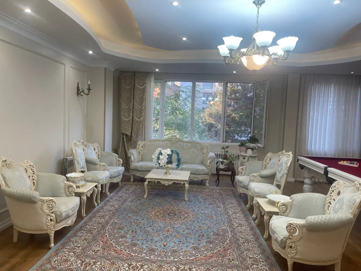 مبلمان سلطنتی|مبلمان خانگی و میز عسلی|کرج, عظیمیه|دیوار