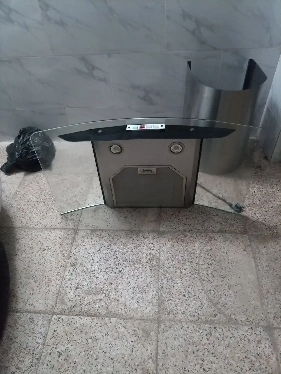 هود اخوان|هود|رشت, سیا اسطلخ|دیوار