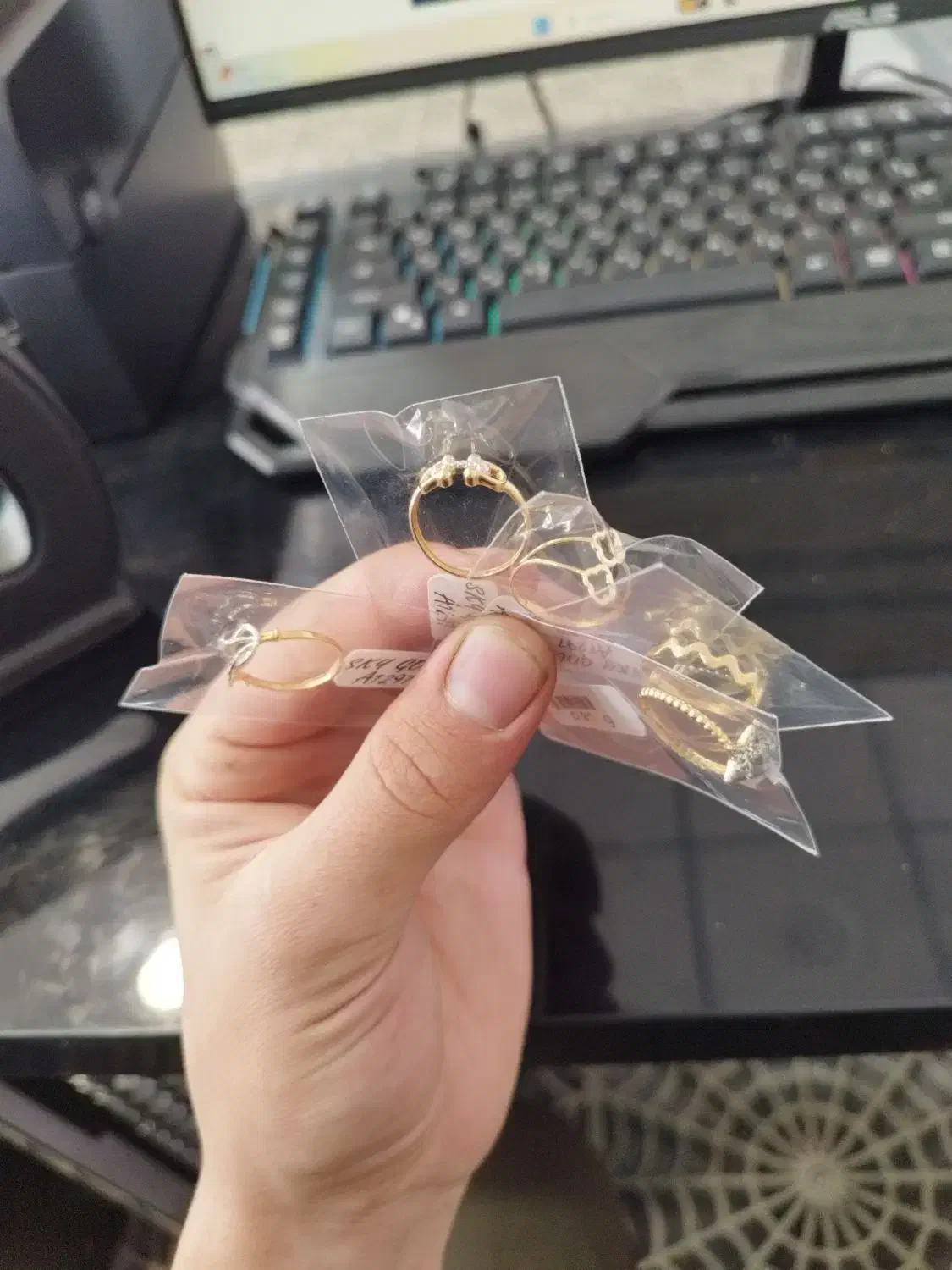 انگشتر و نیم ست و مدال طلا|جواهرات|تبریز, |دیوار