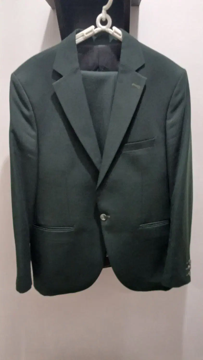 کت وشلوار نو|لباس|رشت, یخسازی|دیوار