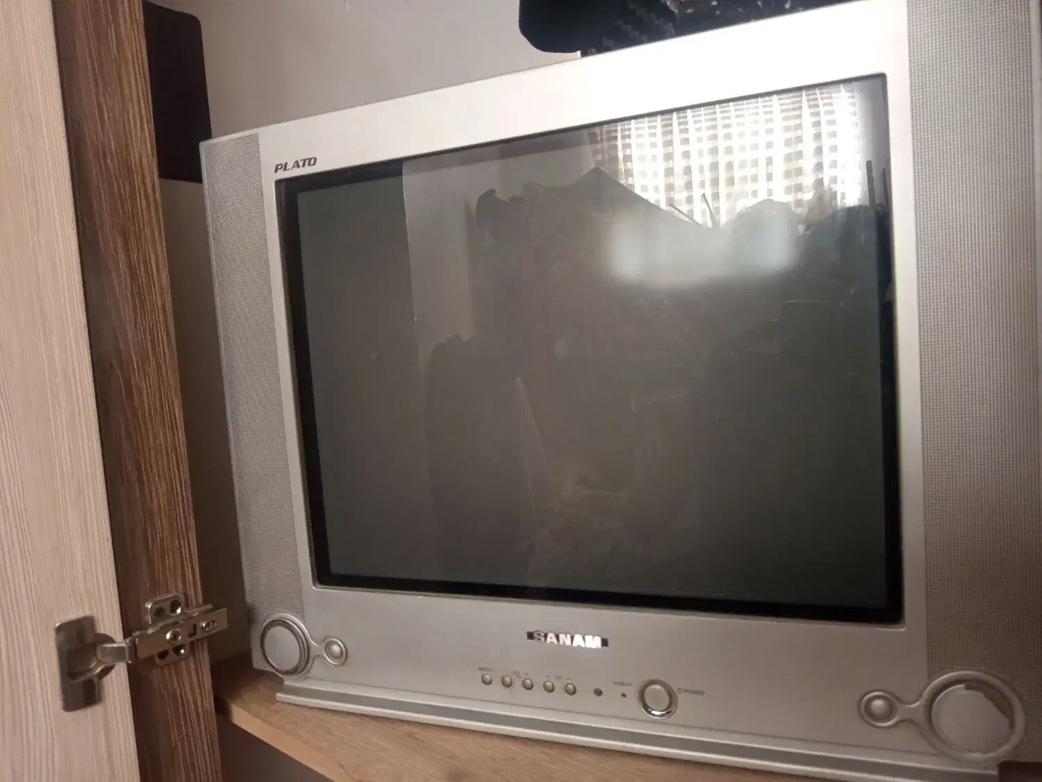 2 عدد تلویزیون و 1 مانیتور|تلویزیون و پروژکتور|تربت‌حیدریه, آسایش|دیوار