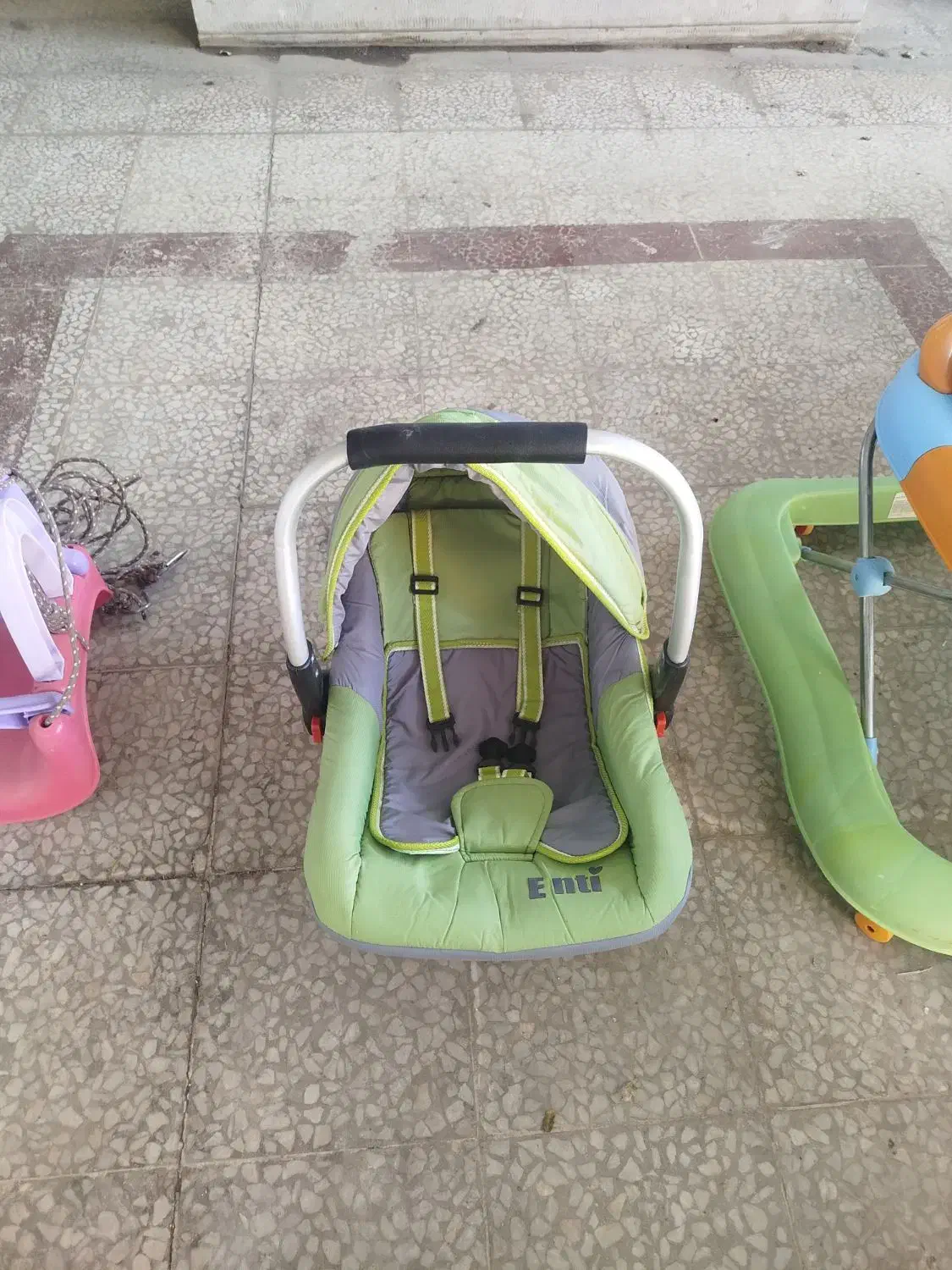 گهواره ،کرییر و تاب بچه|اسباب و اثاث بچه|قم, پردیسان|دیوار