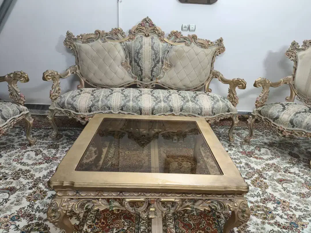 مبل سلطنتی ۷نفره کامل چوب|مبلمان خانگی و میز عسلی|اصفهان, شفق|دیوار