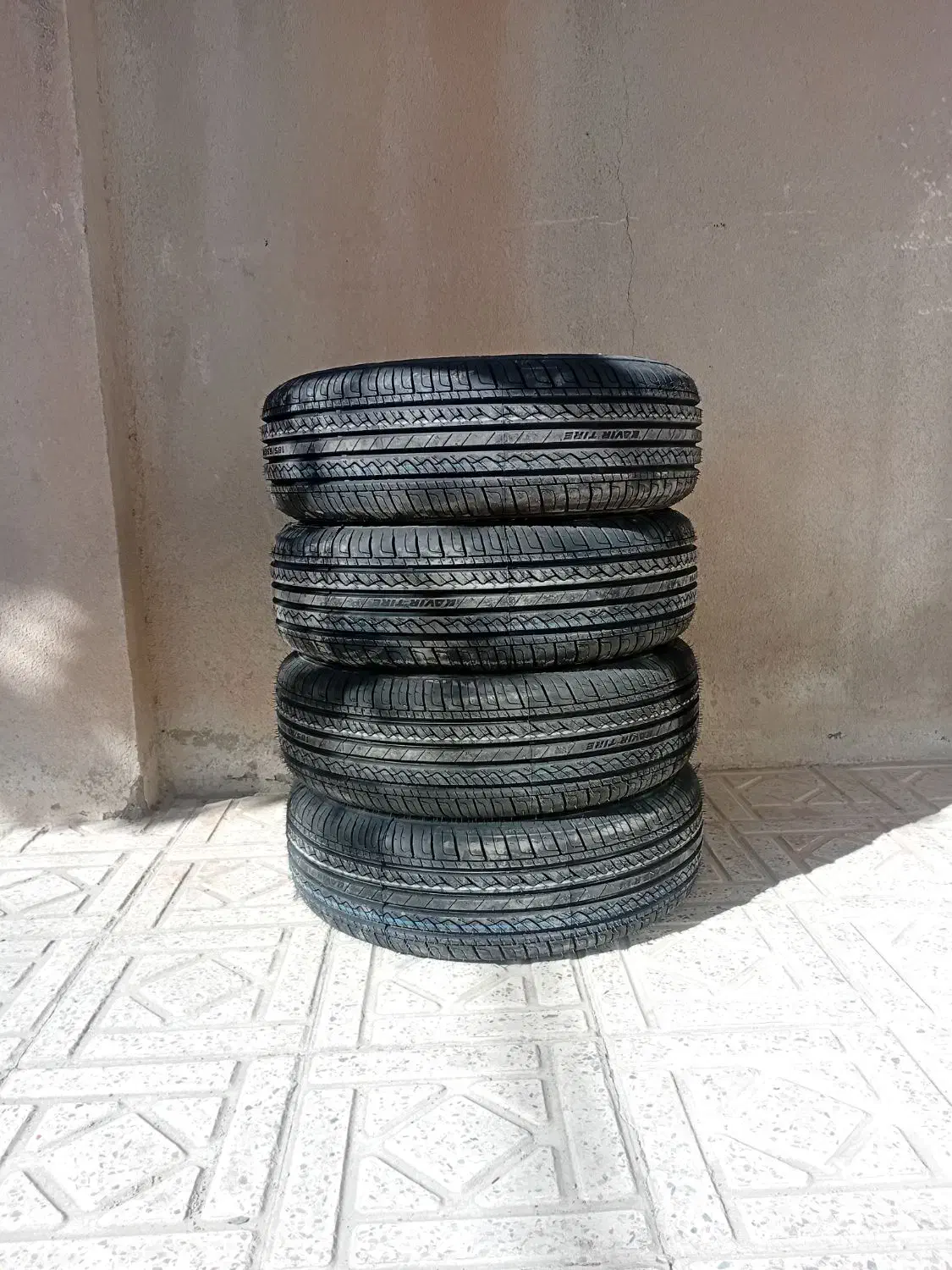 لاستیک پژو ۱۸۵ کویر + لاستیک پراید ۱۷۵ کویر(آکبند)|قطعات یدکی و لوازم جانبی|کرمانشاه, |دیوار