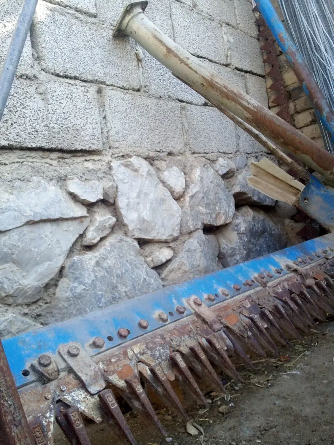 جلوی علفچین|ماشین‌آلات صنعتی|خوی, |دیوار