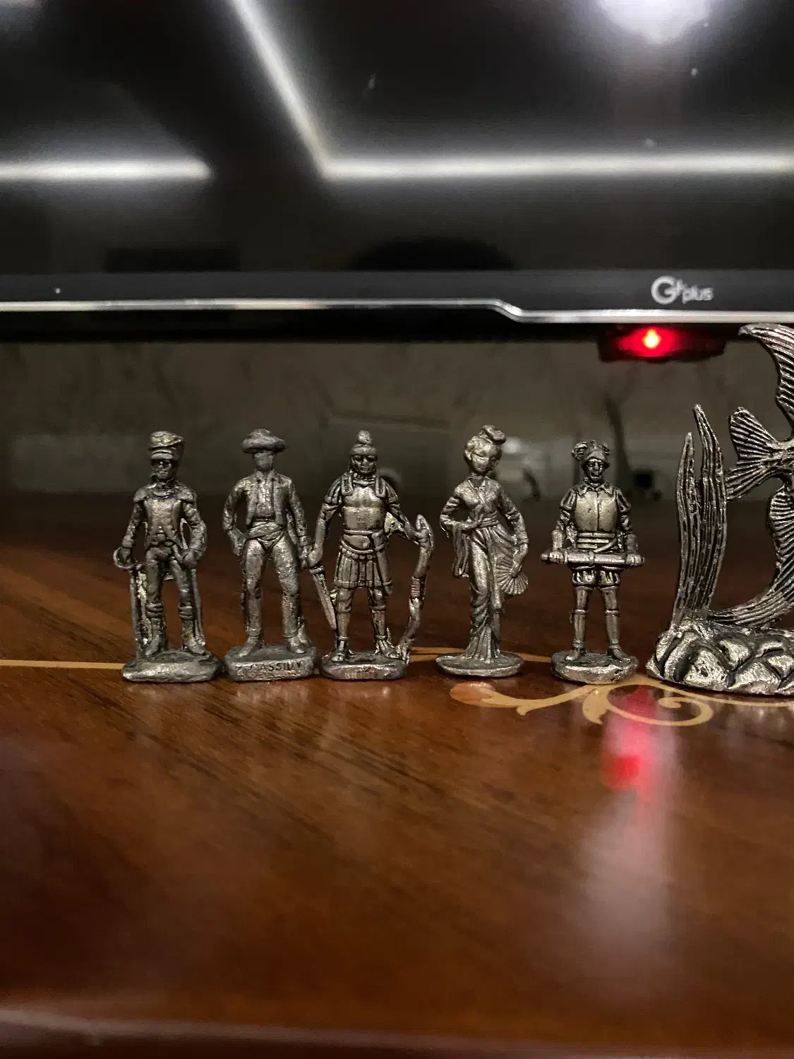 مجسمه نقره کلکسیونی|کلکسیون اشیاء عتیقه|ارومیه, |دیوار