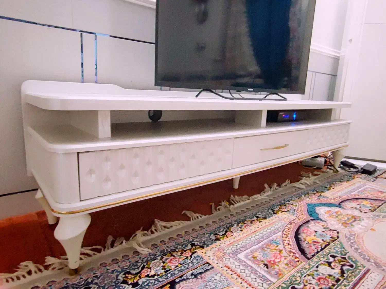 زیر تلویزیونی|میز تلویزیون|سیراف, |دیوار