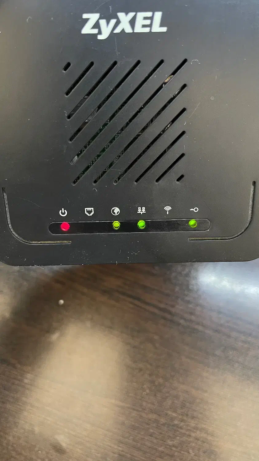 مودم zyxel تر‌و‌تمیز‌و‌سالم|مودم و تجهیزات شبکه|شهریار, شهرک بهاران (ویره)|دیوار