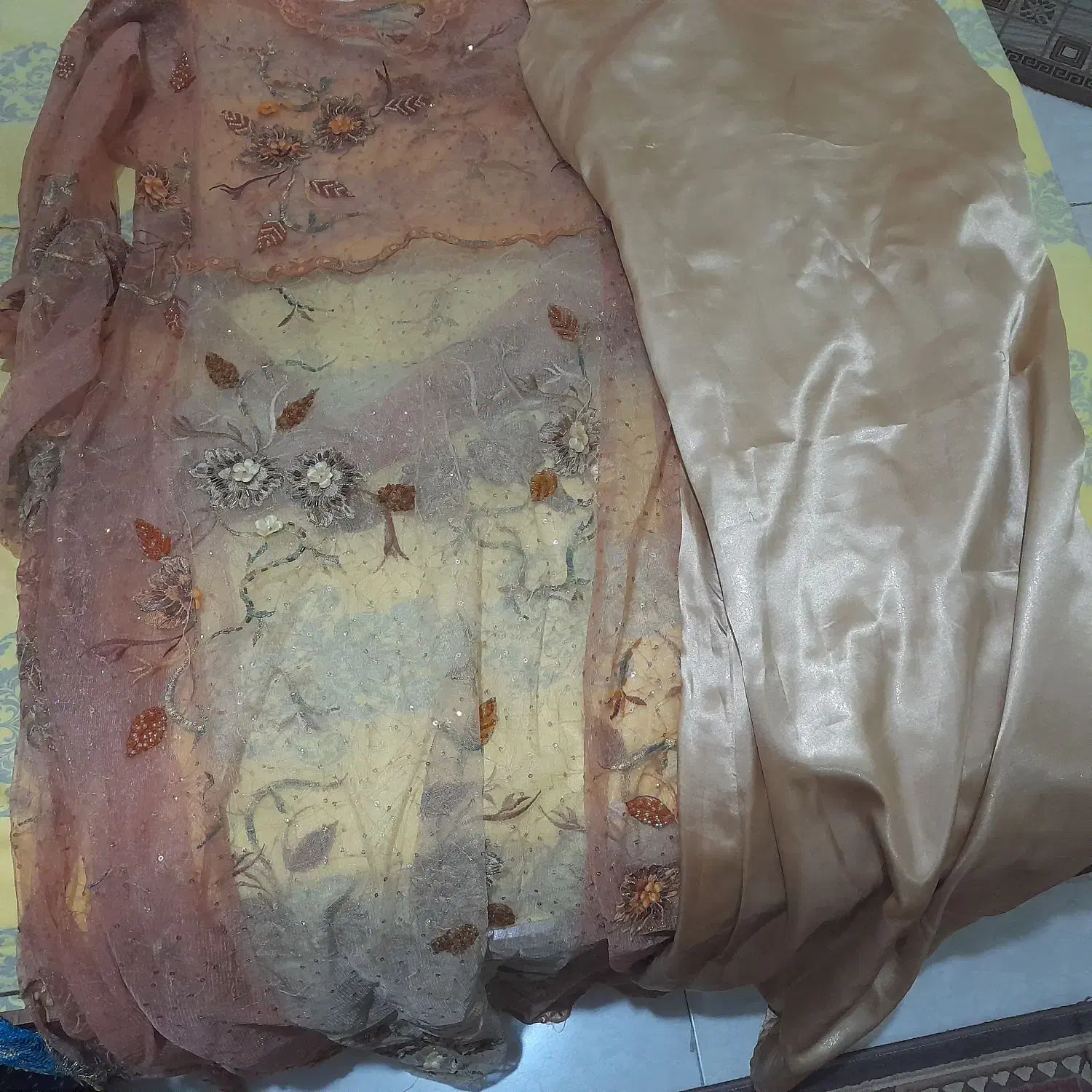 ۴ دست لباس کردی زنانه|لباس|سنندج, |دیوار