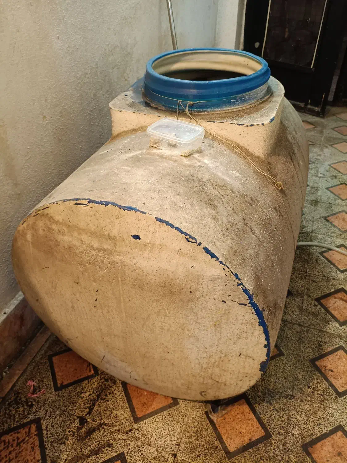 شیشه سکوریت منبع اب|ظروف نگهدارنده، پلاستیکی، یک‌بارمصرف|رشت, ساغری سازان|دیوار