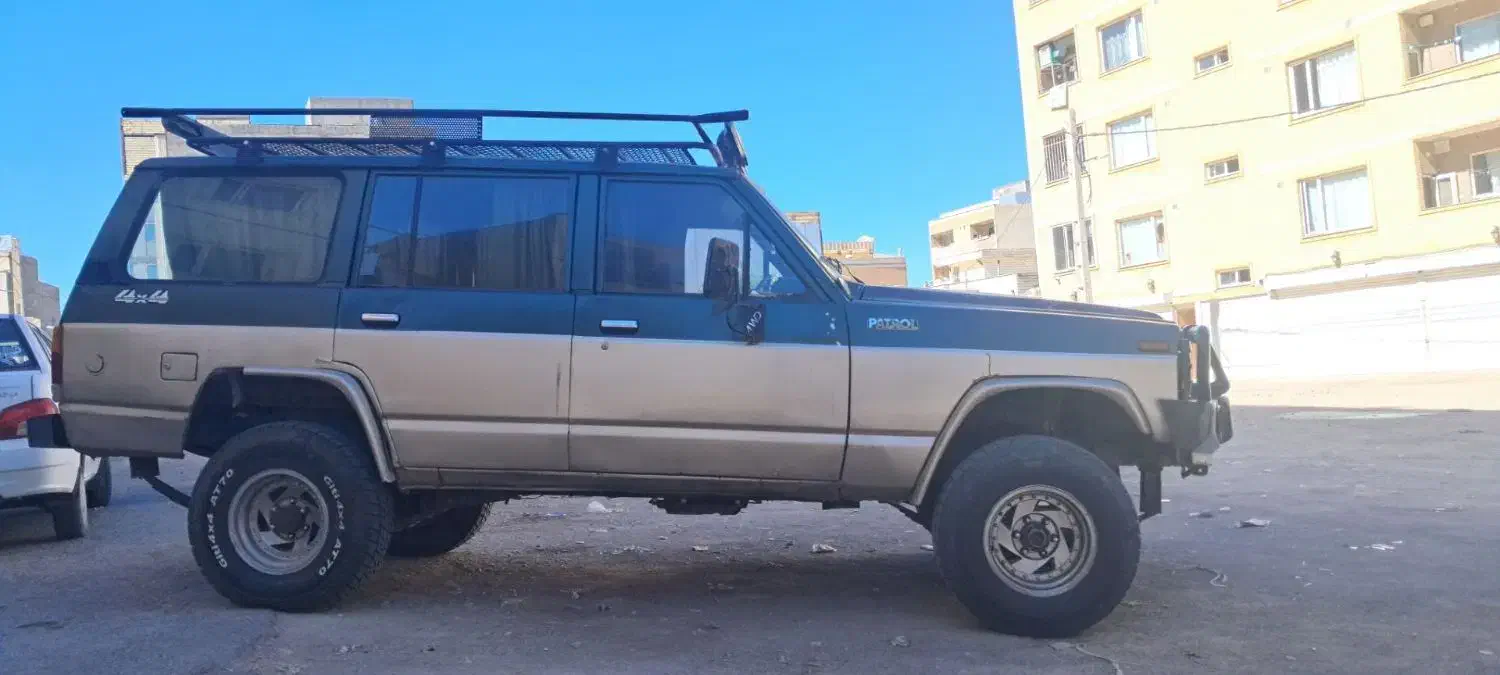نیسان پاترول چهار در چهار سیلندر مدل ۷۹|خودرو سواری و وانت|بیجار, |دیوار