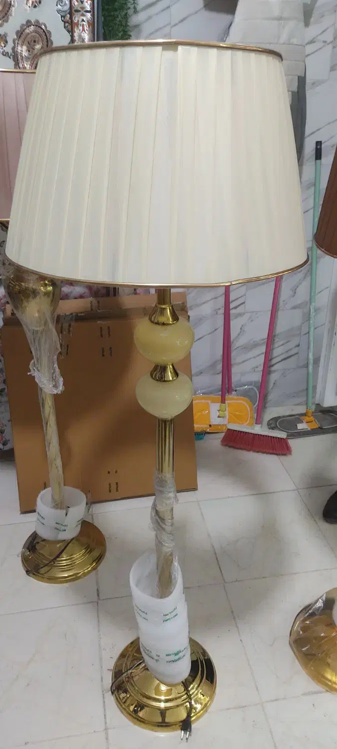 آباژور ایستاده|چراغ خواب و آباژور|رباطکریم, رباطکریم|دیوار