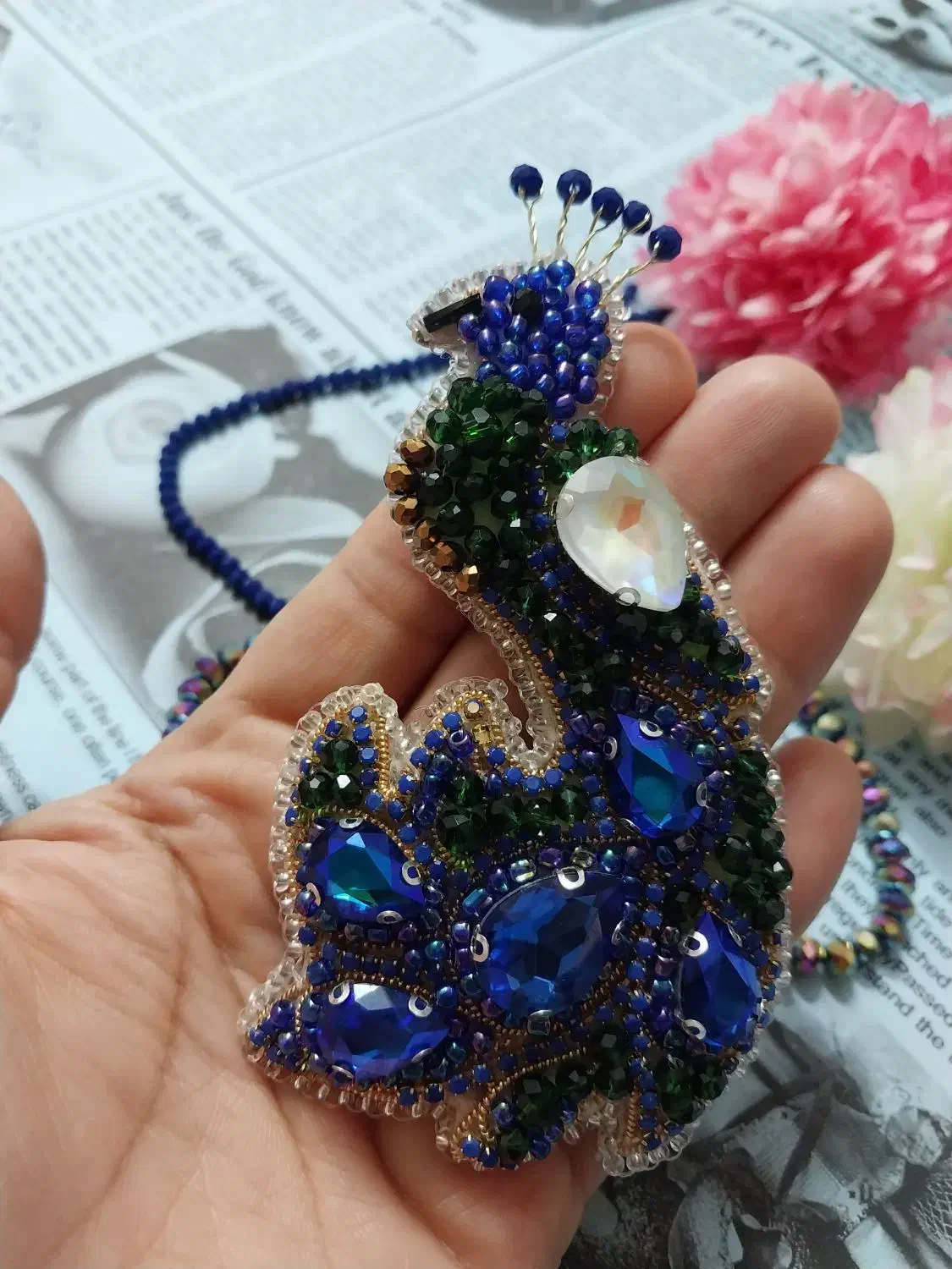 سنجاقسینه طاووس جواهردوزی|زیورآلات و اکسسوری|مهریز, |دیوار