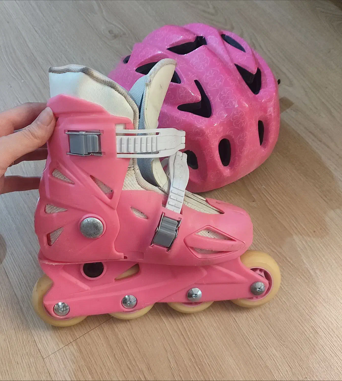 کفش و کلاه اسکیت|دوچرخه، اسکیت، اسکوتر|تهران, بلوار کشاورز|دیوار