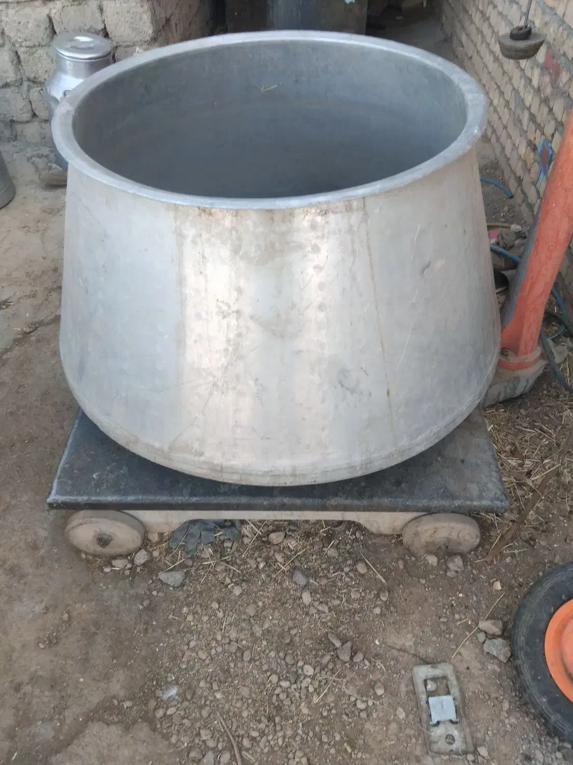 دیگ روحی خمره ای|ظروف پخت‌وپز|مبارکه, |دیوار