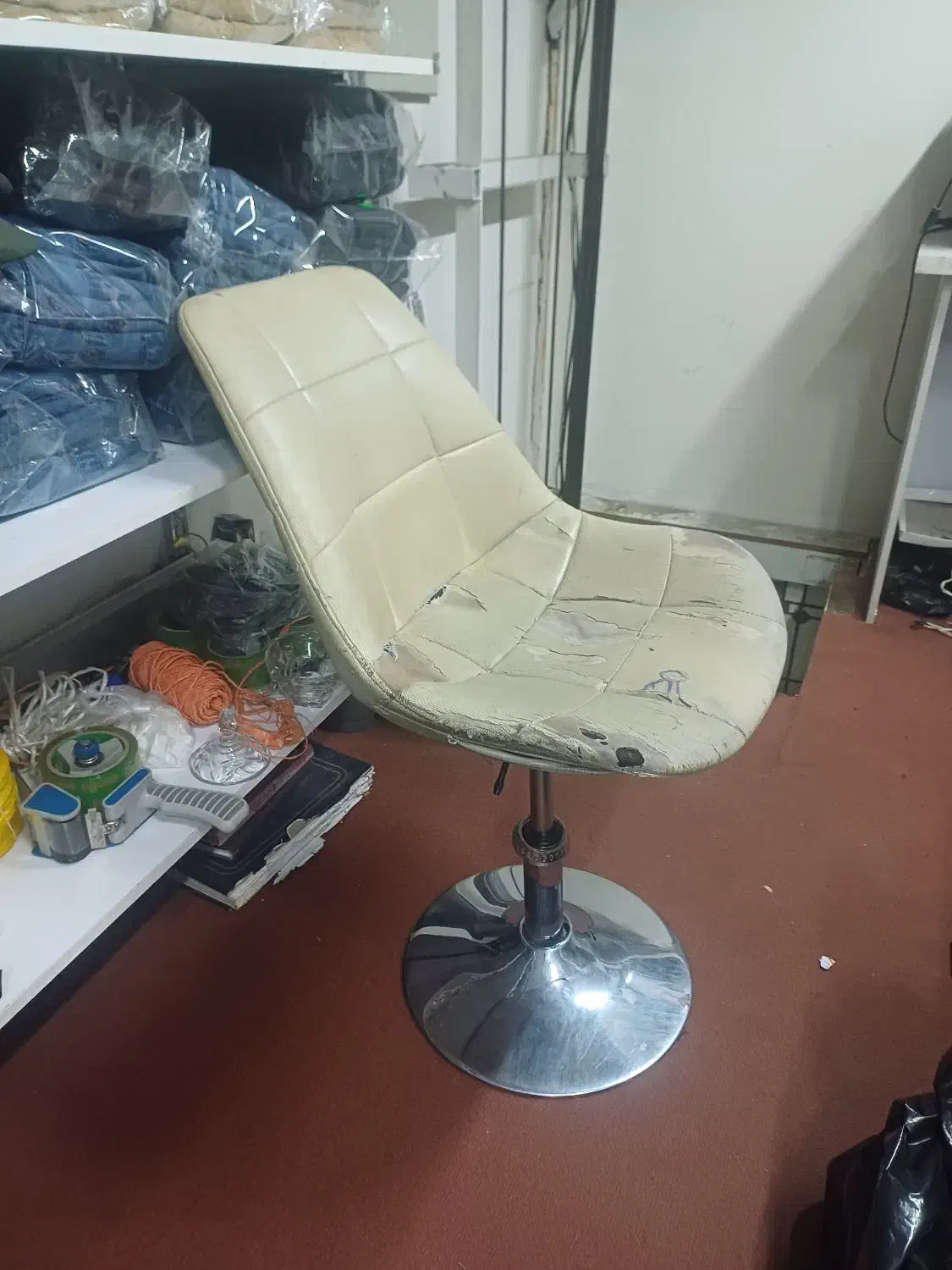 صندلی اپن|صندلی و نیمکت|مشهد, عنصری|دیوار