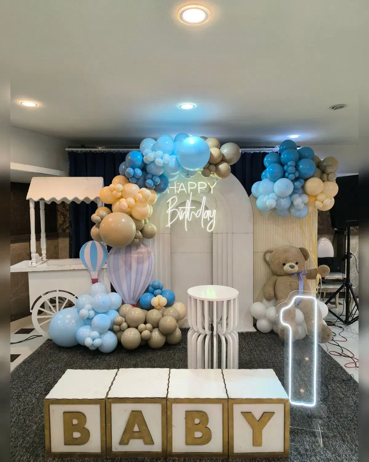 بادکنک آرایی و گل آرایی تولد تولد|خدمات پذیرایی، مراسم|قزوین, |دیوار